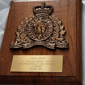 Vtg RCMP Wood Wall Plaque Award Royal Canadian Mounted Police Solid Brass Crest 