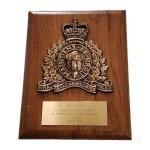 Vtg RCMP Wood Wall Plaque Award Royal Canadian Mounted Police Solid Brass Crest 