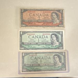 Canada $2 & $1 Banknotes Lot – Vintage Collection