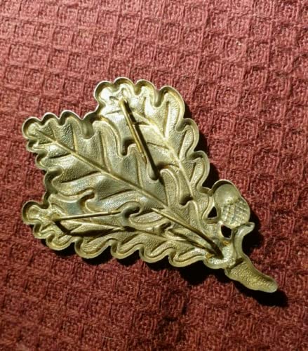 German WW2 Army Sniper Oak Leaf Enamel Pin