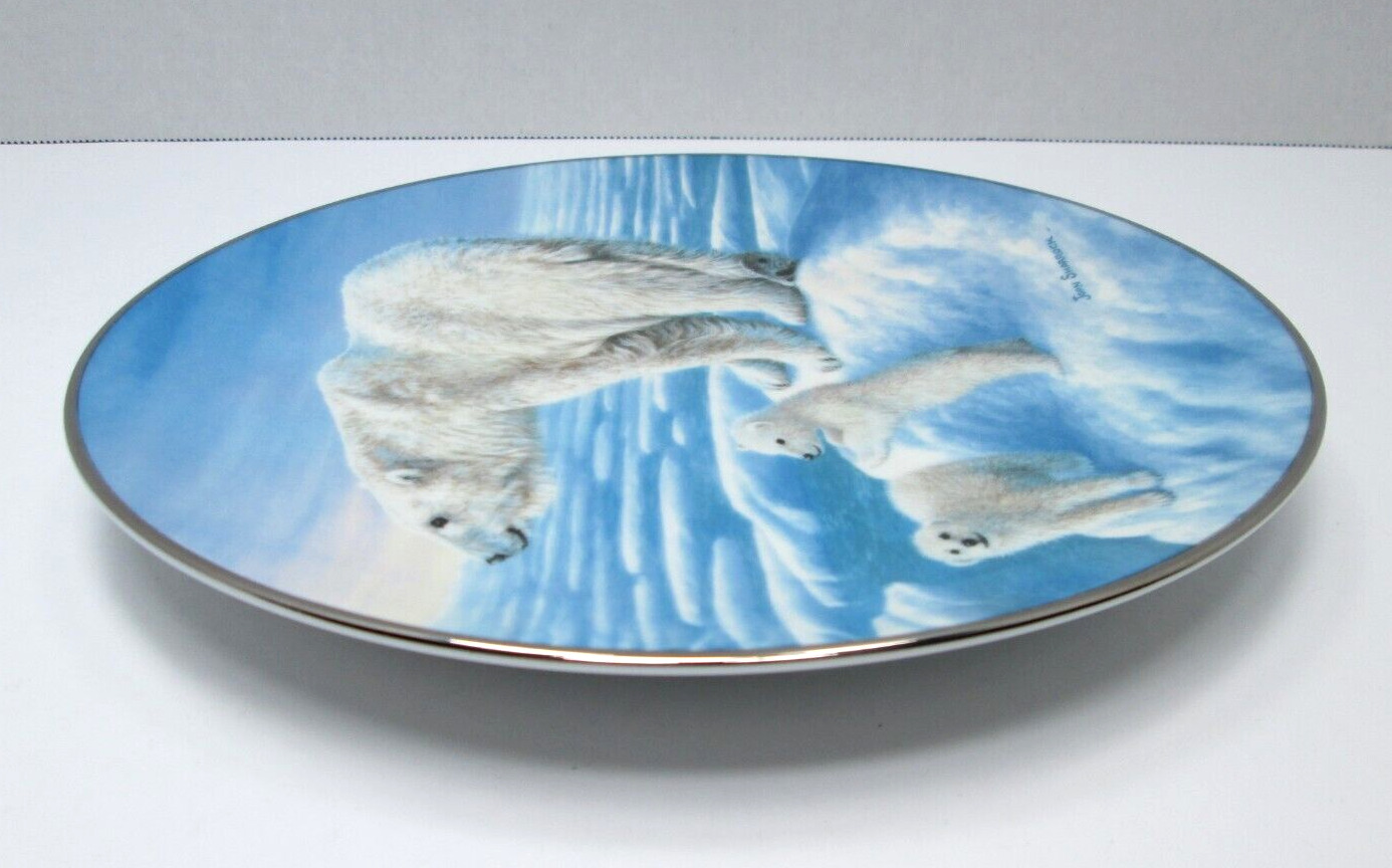 Arctic Collector Plate - Vintage Treasures & Stand