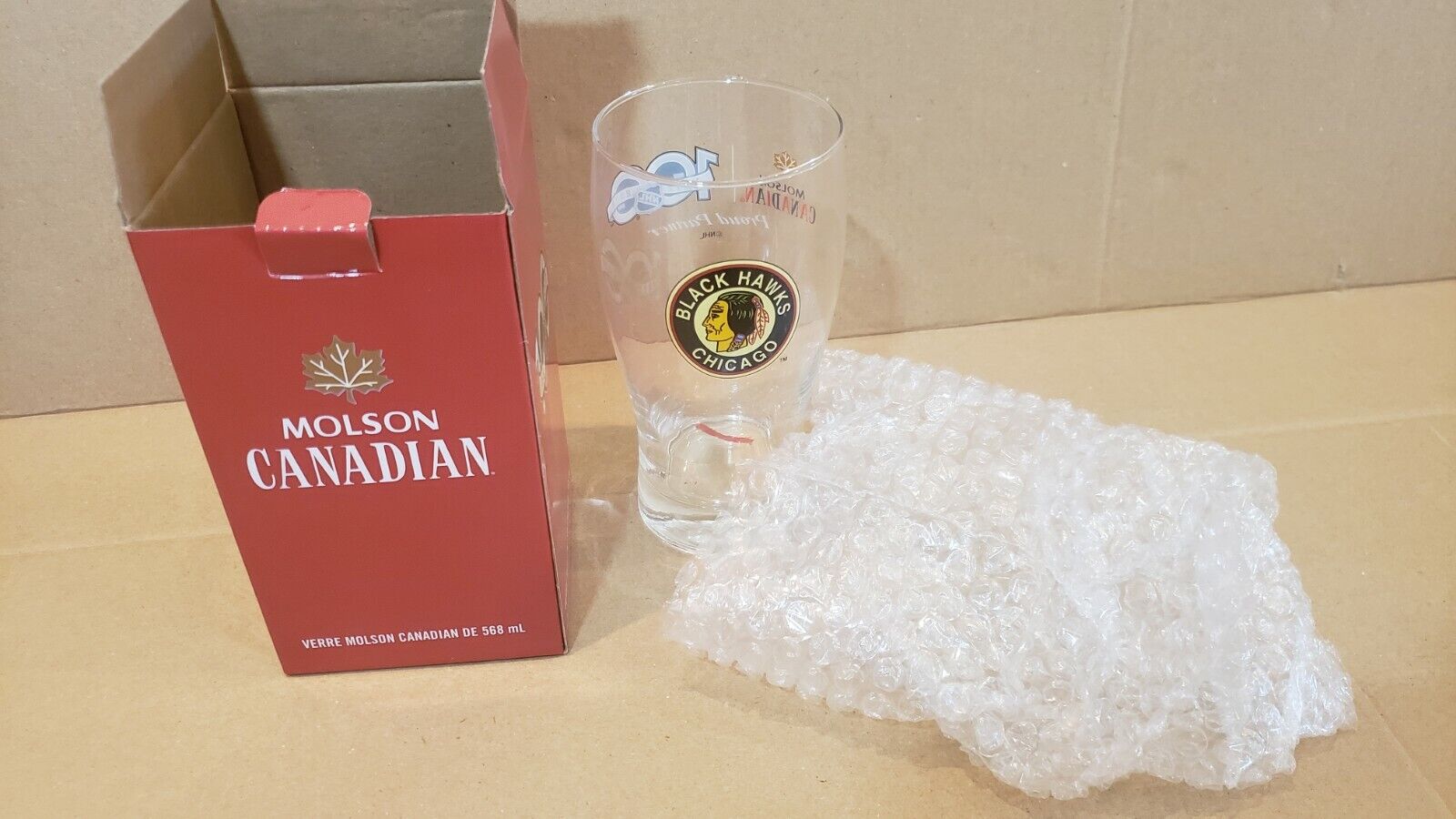 Molson Canadian NHL Chicago Blackhawks Vintage Pin Glass