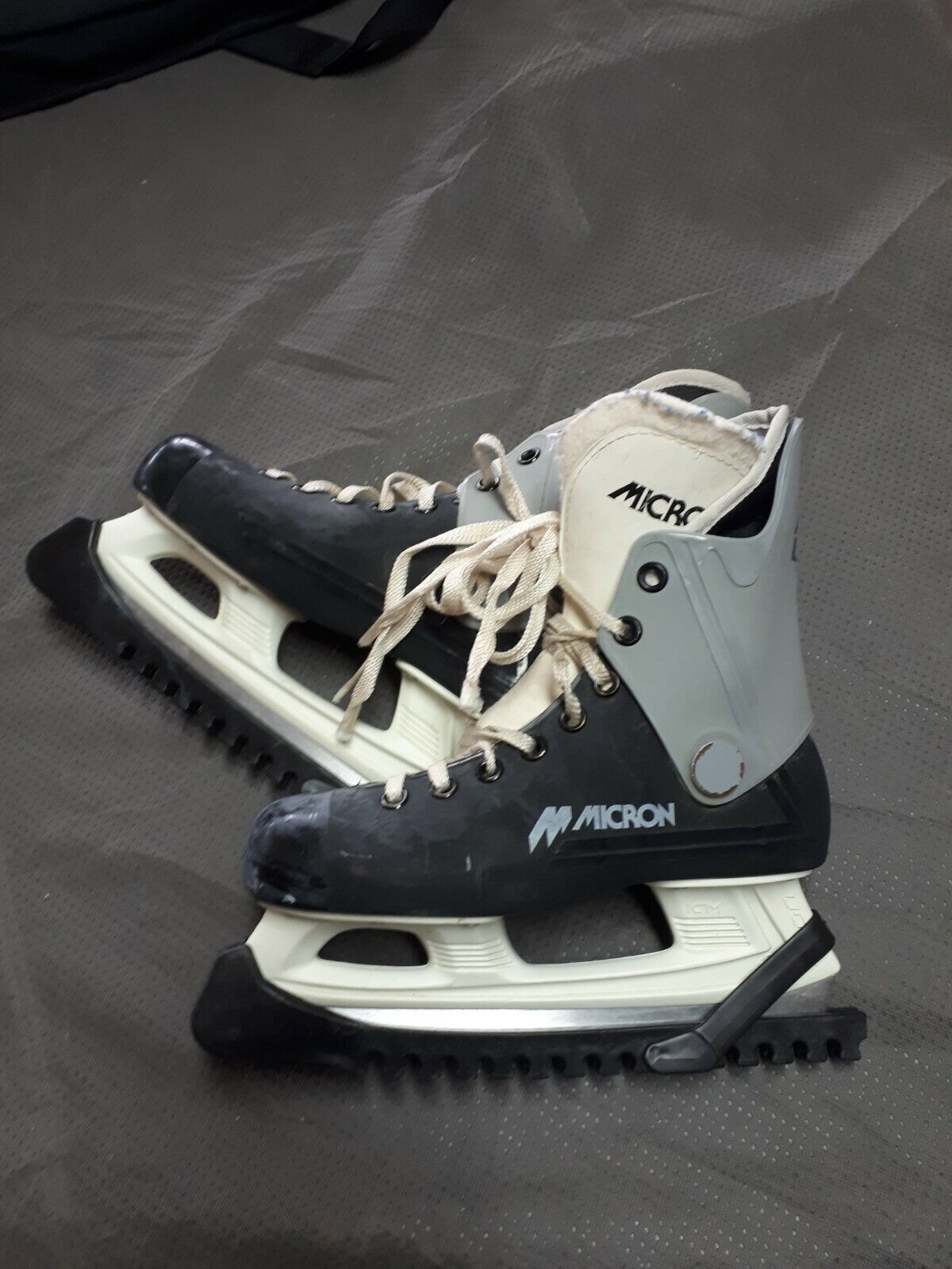 Vintage Canadian Rare Size 6 Micron Laser Hockey Skates