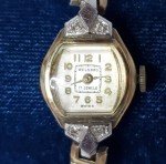 Welsbro Vintage Women's Watch with 4 Diamonds