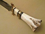 Damascus Steel Hunting Knife - Fixed Blade Knives with Sheath - Firm Grip Handle Made of Camel Bone (White)