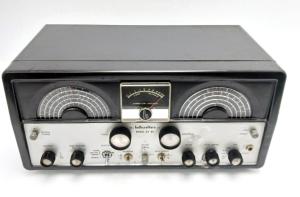 Vintage Hallicrafters SX-99 Ham Tube Radio with Manual. Works Good