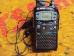 Alinco DJ-S41 UHF FM Ham Radio Compact Handheld Transceiver w/Yaesu mic/earbud