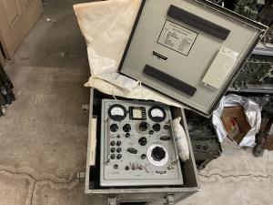 Unissued Military Radio 10-420mhz Signal Generator AN/USM-44A W/ All Accessories