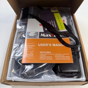 MaxTalker Professional Walkie Talkies Two Way Radios MT-8S Vol 3.7V Set Of 2