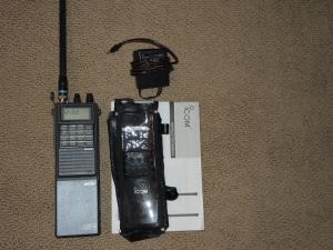 ICOM Navicom IC-A21 VHF AIR BAND TRANSCEIVER - Tested w/ Charger and Manual