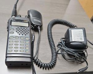 Icom IC-W32A Dual Band UHF/VHF Handheld Transceiver. Power Cord No Charging Base