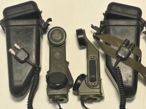 2 Vintage 1955 matching US military TA-1/PT telephone radio field sets & cases +