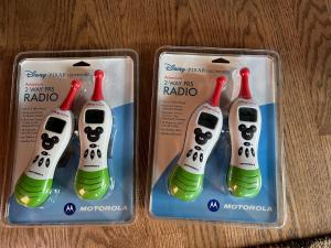 Disney Pixar Motorola Adventure 2-way FRS Radio up to 2 mile range 14 channel