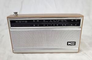 Vtg. 60's KOYO 8 Transister 2 Band (BC + SW) Shortwave Radio + Case