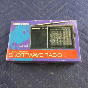 VINTAGE 1995 RADIO SHACK DX-351 12 BAND AM/FM/LW SHORTWAVE RADIO