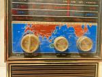 Vtg Portable SoundWave AM/FM Sports Radio Battery Operated World Atlas Front