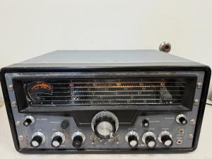 Hallicrafters SX-101 Radio Receiver Vintage Ham Radio Equipment Powers On