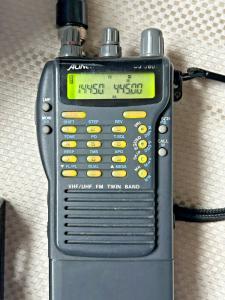 Alinco DJ-580T Handheld Transceiver Tested Working with Battery & Charger