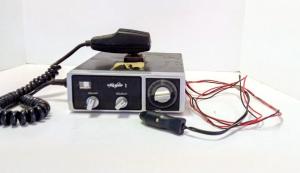 CB Radio Hy-Gain 1 Mobile 40 Channel W/ Mic and 25" Magnet Mount Antenna