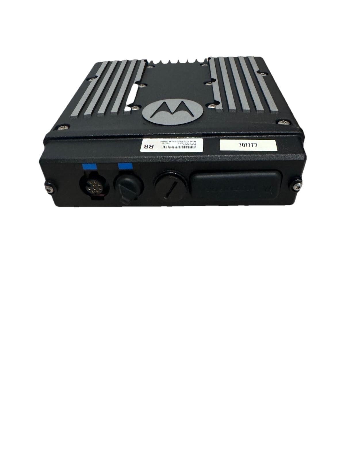 MOTOROLA  XTL 2500  M21URM9PW2AN  P25 DIGITAL MOBILE RADIO 700-800 MHz
