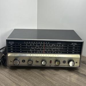 Vintage Short Wave Radio Hallicrafters S-120 Shortwave Receiver Powers On Read
