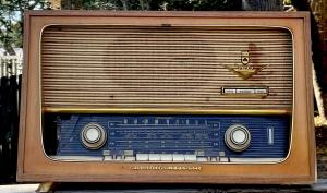 Grundig Majestic Tube Radio 2077 1950’s Tabletop AM/FM Shortwave Vintage Germany