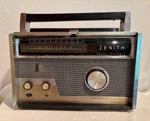 Vintage Zenith Trans-Oceanic Royal 1000-1 Shortwave Portable Radio Untested