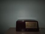 General Electric GE Model 411 MCM RED Burgandy AM Tube Radio Vintage works