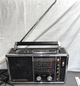 Vintage SEARS WAYFARER 8227 6 Channel Shortwave AM FM Radio WORKS SEE VIDEO