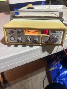 "Pace 8015 CB / Citizens Band Radio With Mic"  40 Channels W/ Original Box