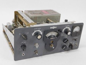 Collins KWM-2A WE Vintage Ham Radio Transceiver (SN 12104, for parts or repair)