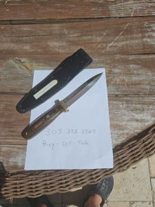 Vintage Al Mar Knives #4002-W Applegate/Fairbairn, Wood - 1980's New