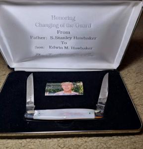 Vintage  2000 Hawbaker Special Muskrat Knife Mother of Pearl 444/500