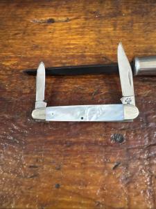 Vintage CASE XX #079 Mother of Pearl 2-Blade Folding Pocket Knife SS. 1978