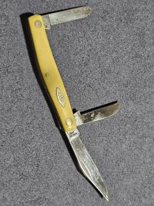Vintage Case XX #33044 Yellow Handle Pocket Knife 3 Blade 1970-1979