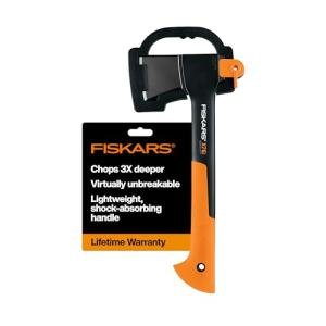 Wood Splitting Hatchet - Fiskars X7