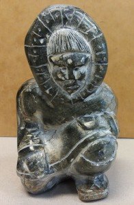 INUIT Canada Soapstone Carving - damage? Theresa Niakukluk Noolook E3102