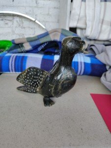 Inuit Soapstone Bird Carving - Vintage Design