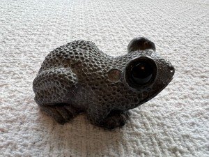 Inuit Soapstone Frog Toad Carving Figurine