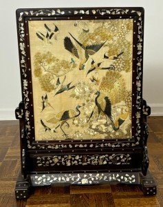 Qing Dynasty Silk Embroidery Bird Table Screen