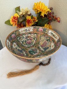 19th Century Qing Dynasty Famille Rose Bowl