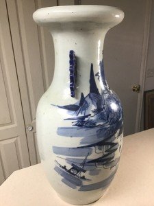Blue & White Qing Dynasty Porcelain Vase 17