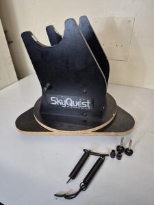 Orion SkyQuest XT 4.5 Dobsonian Telescope