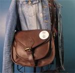 Gift Insanity BABY ON BOARD - PREGNANT WOMAN BLUE HEART - BLUE BACKGROUND - 58mm Large Badge, White