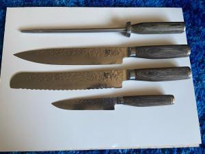 Shun Kai VG-Max Damascus Knives Set with Sharpener