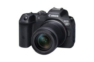 Canon EOS R7 Mirrorless Camera with RF-S 18-150mm