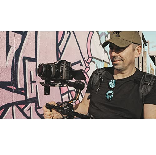 Panasonic LUMIX GH6 with 12-60 mm F3.5-5.6 Lens