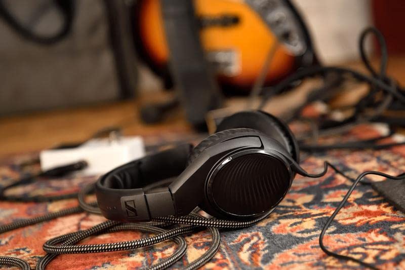 Sennheiser HD 200 PRO Studio Monitoring Headphones