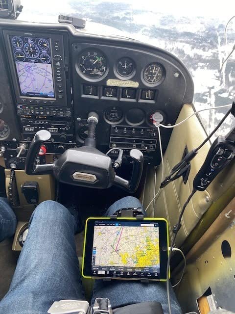 Universal Pilot Kneeboard for All Devices