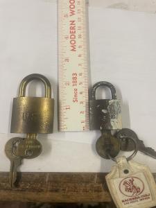 2 U.S. Padlocks with 2 Keys Each